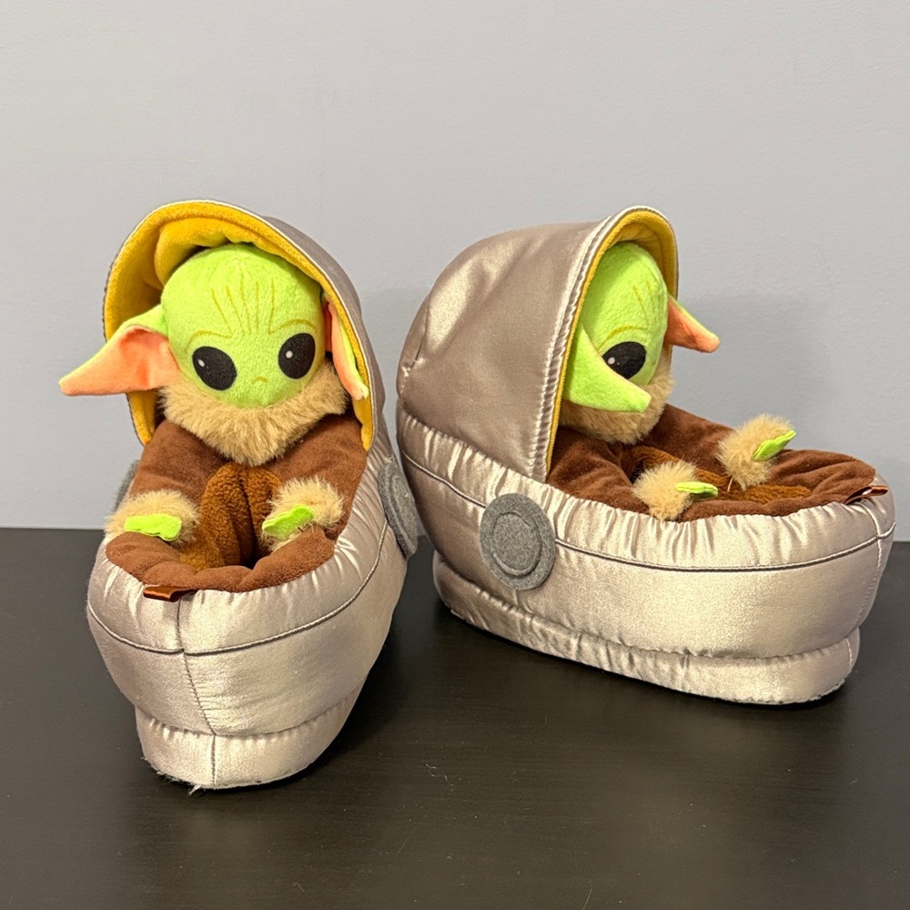 GAP Star Wars Grogu Baby Yoda Plush Slippers